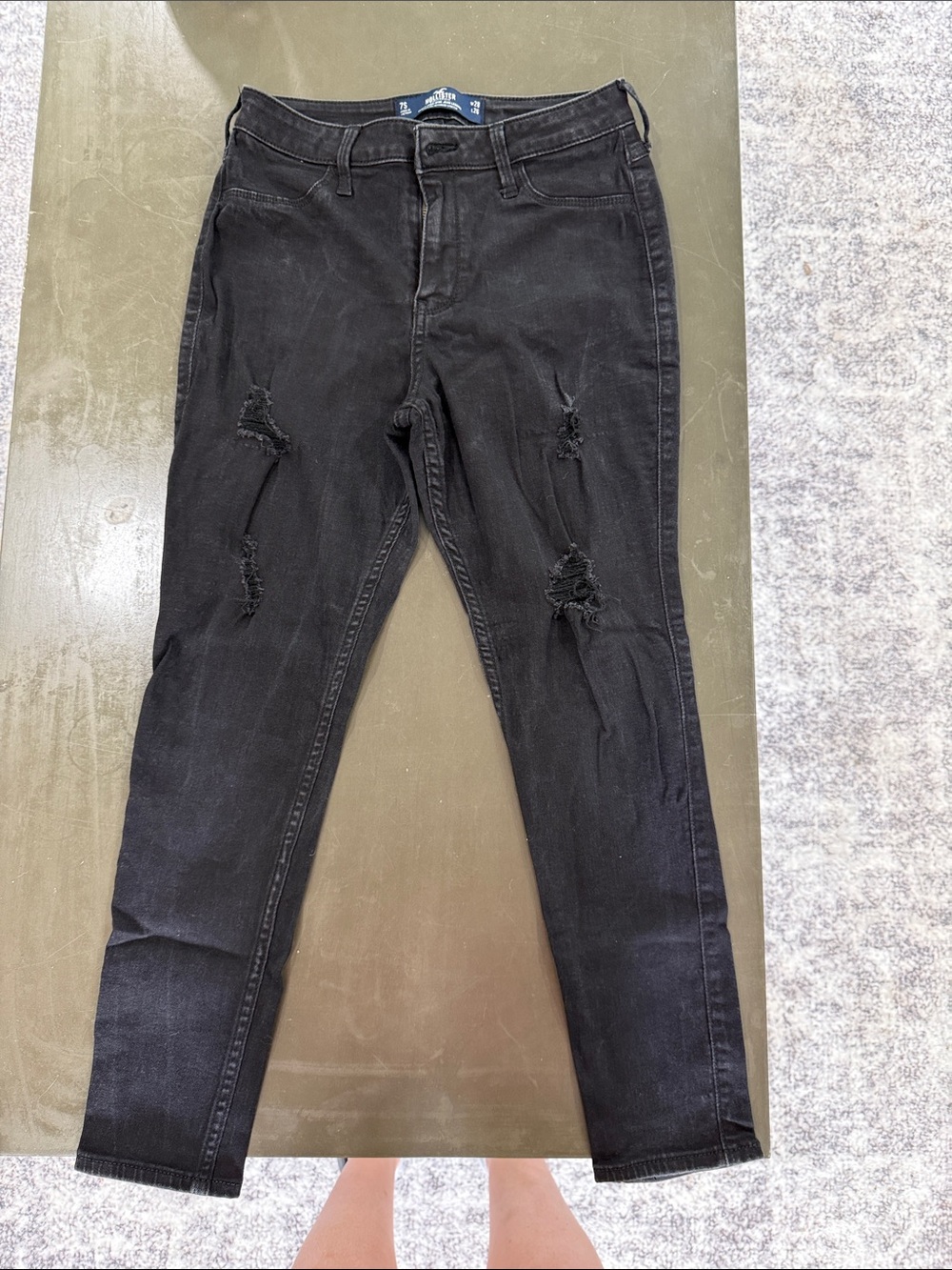 Women’s Black Hollister Distressed Skinny Jeans